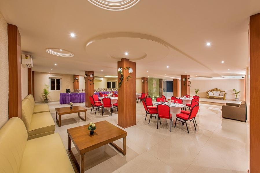 Hotel Manisha International Гая Экстерьер фото